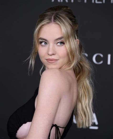 are sydney sweeney boobs fake|Sydney Sweeney : r/CelebritySideBoobs .